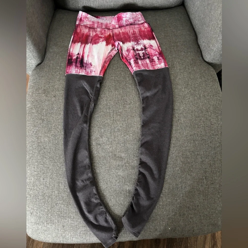 Alo Yoga-Goddess Ribbed Legging, size Medium.-0333